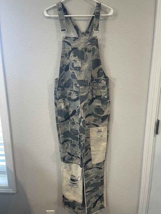 POL Pants - POL Womens 100% Cotton Green Camo Cream Patchwork Distressed Straight Jumpsuit M